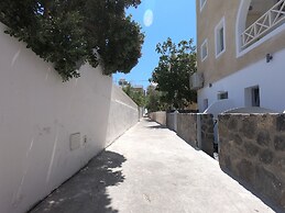 Anny Studios Perissa Beach