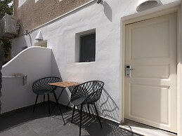 Anny Studios Perissa Beach