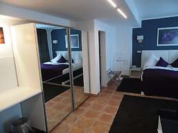 Rheinmetropole Hotel