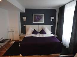 Rheinmetropole Hotel