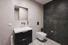 Mamaison Residence Diana