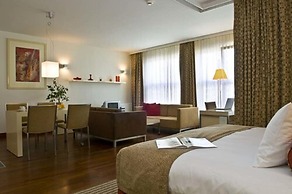 Mamaison Residence Diana