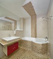 Mamaison Residence Diana