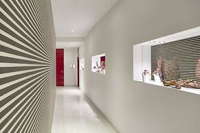 Mamaison Residence Diana