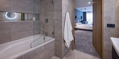 Mamaison Residence Diana