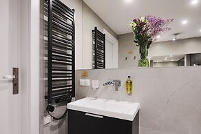 Mamaison Residence Diana