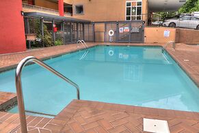 Gatlinburg River Inn