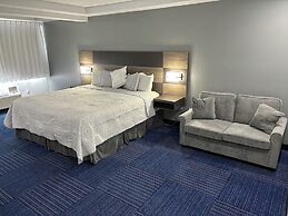 Admiralty Inn & Suites - a Red Collection Hotel