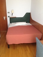 West Florence Hotel