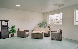 The Ashley Inn & Suites