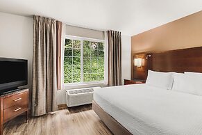 The Ashley Inn & Suites