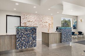 The Ashley Inn & Suites