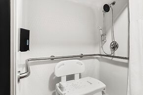 The Ashley Inn & Suites