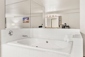 The Ashley Inn & Suites