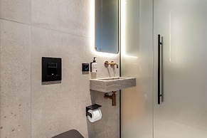 Arctic Comfort Hotel