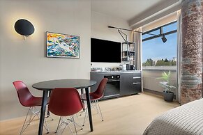 Arctic Comfort Hotel