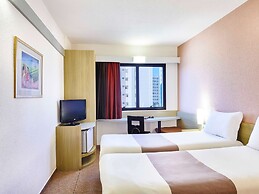 ibis Taubate