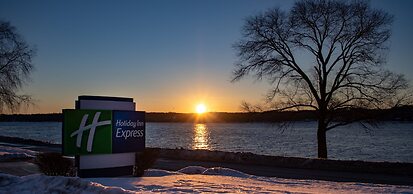 Holiday Inn Express Le Claire Riverfront-Davenport by IHG