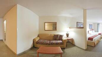 Triple Play Resort Hotel & Suites