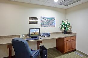 Triple Play Resort Hotel & Suites