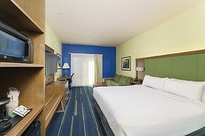 Triple Play Resort Hotel & Suites