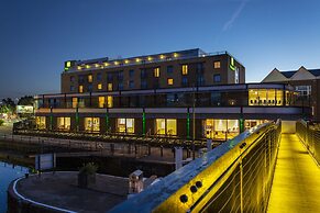 Holiday Inn London Brentford Lock by IHG