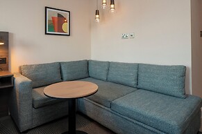 Holiday Inn London Brentford Lock by IHG