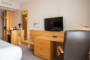 Holiday Inn London Brentford Lock by IHG