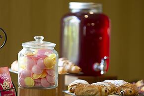 Holiday Inn London Brentford Lock by IHG