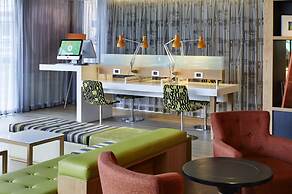 Holiday Inn London Brentford Lock by IHG
