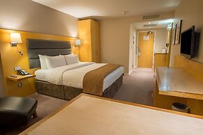 Holiday Inn London Brentford Lock by IHG