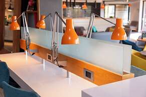 Holiday Inn London Brentford Lock by IHG