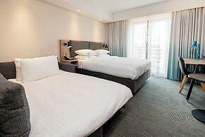 Holiday Inn London Brentford Lock by IHG
