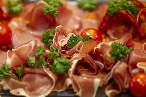 Holiday Inn London Brentford Lock by IHG