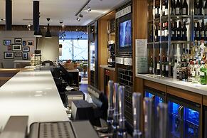 Holiday Inn London Brentford Lock by IHG