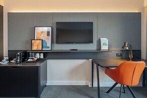 Holiday Inn London Brentford Lock by IHG