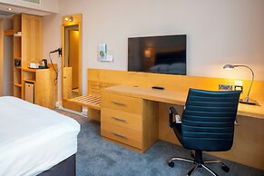 Holiday Inn London Brentford Lock by IHG