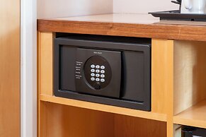 Holiday Inn London Brentford Lock by IHG