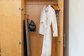 Holiday Inn London Brentford Lock by IHG