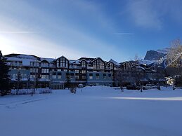 Sunset Resorts Canmore and Spa