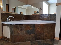 Sunset Resorts Canmore and Spa