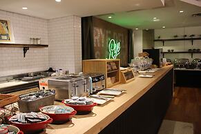 Crowne Plaza Chicago West Loop by IHG