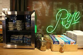 Crowne Plaza Chicago West Loop by IHG