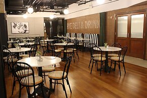 Crowne Plaza Chicago West Loop by IHG