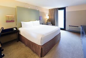 Crowne Plaza Chicago West Loop by IHG