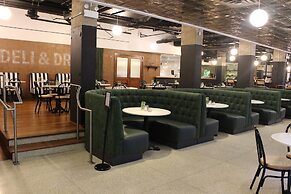 Crowne Plaza Chicago West Loop by IHG