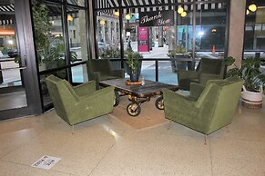 Crowne Plaza Chicago West Loop by IHG