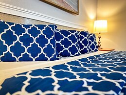 Americas Inn and Suite