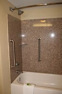 Holiday Inn Express and Suites Greenville by IHG
