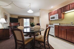 Four Seasons Island Resort